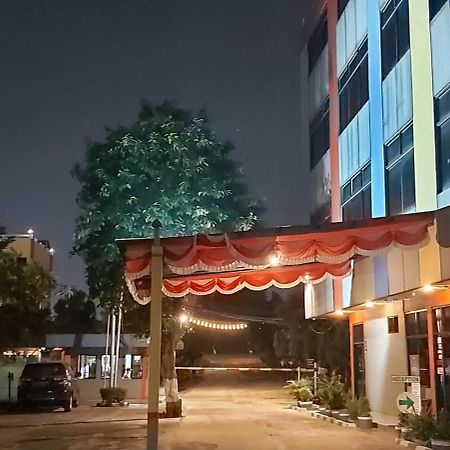 Sentosa Hotel & Restaurant - Tersertifikasi Chse Dari Kementerian Pariwisata Dan Ekonomi Kreatif Bekasi Eksteriør bilde